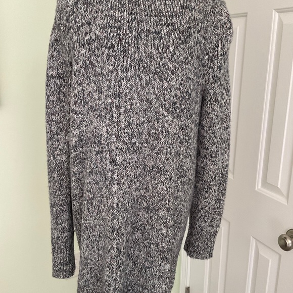 Loft Gray sweater - Picture 3 of 6